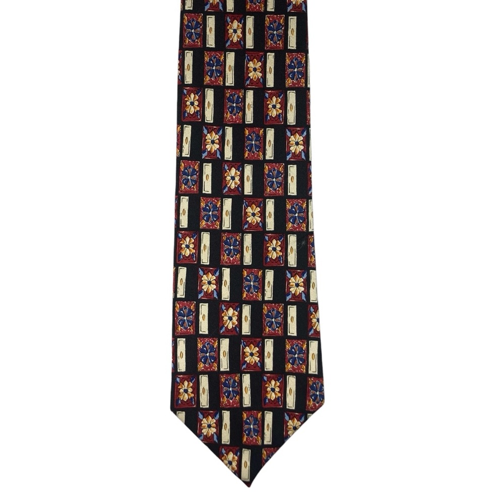 Vintage Burberrys Tie. 100% silk. Hand sewn. EUC.
